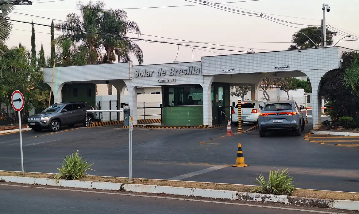 ministro-alexandre-de-moraes-nega-pedido-para-milei-visitar-bolsonaro